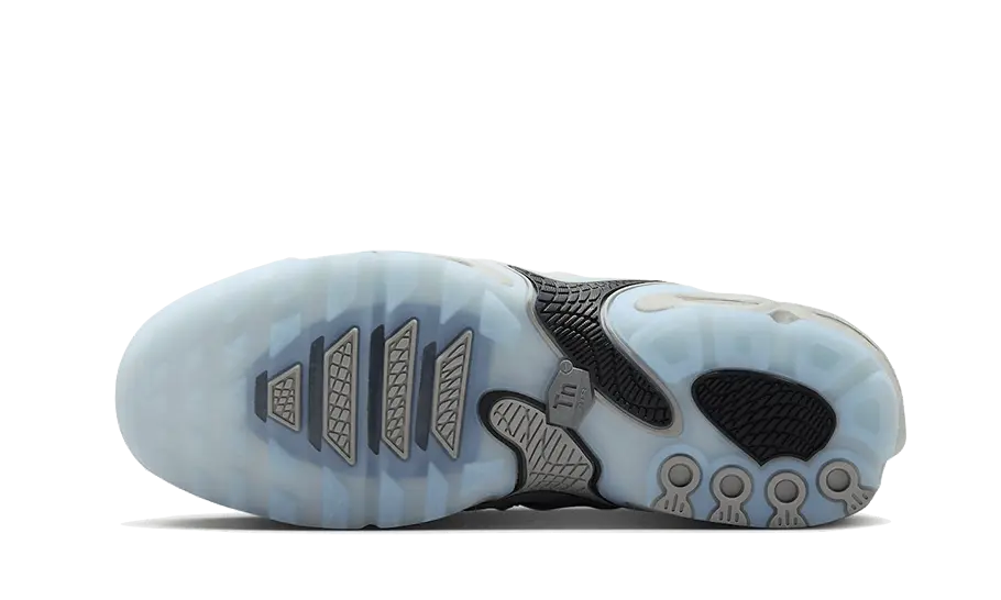 nike-air-max-plus-drift-light-smoke-grey